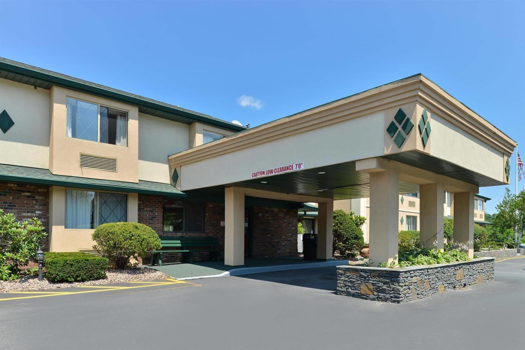 Americas Best Value Inn New Paltz Exterior foto